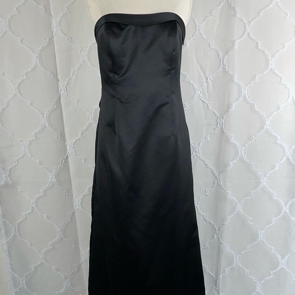 🔥ELEGANT🔥🚨David's Bridal🚨Black Satin Strapless Gown With Back Bustle Detail - Picture 9 of 10
